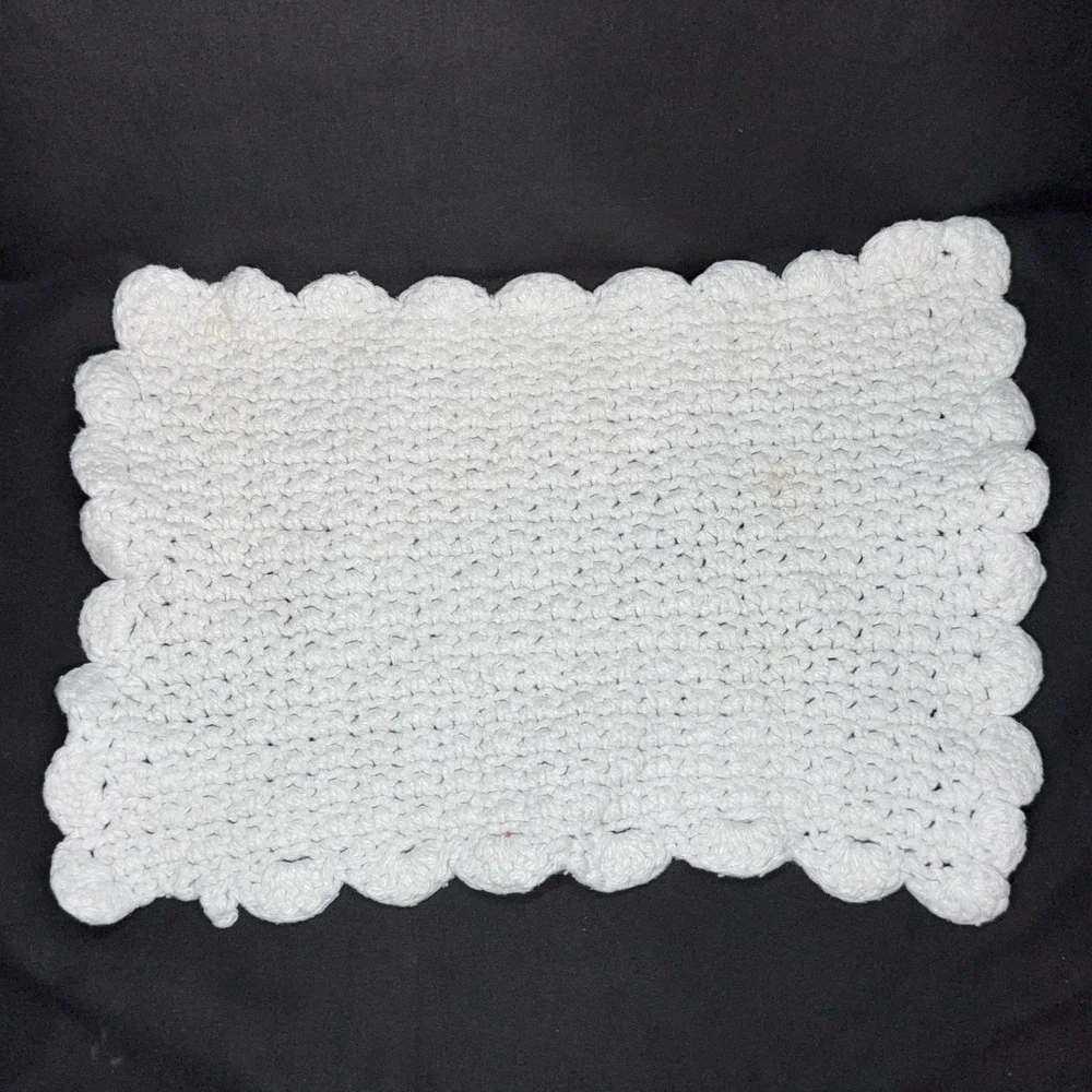 Vintage Handmade Crochet Placemat Rectangular Scalloped Cotton White Table